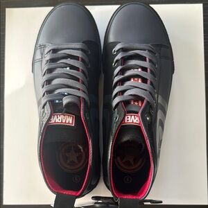 Marvel Captain America Black and Red High-Top Sneakers men’s size 9